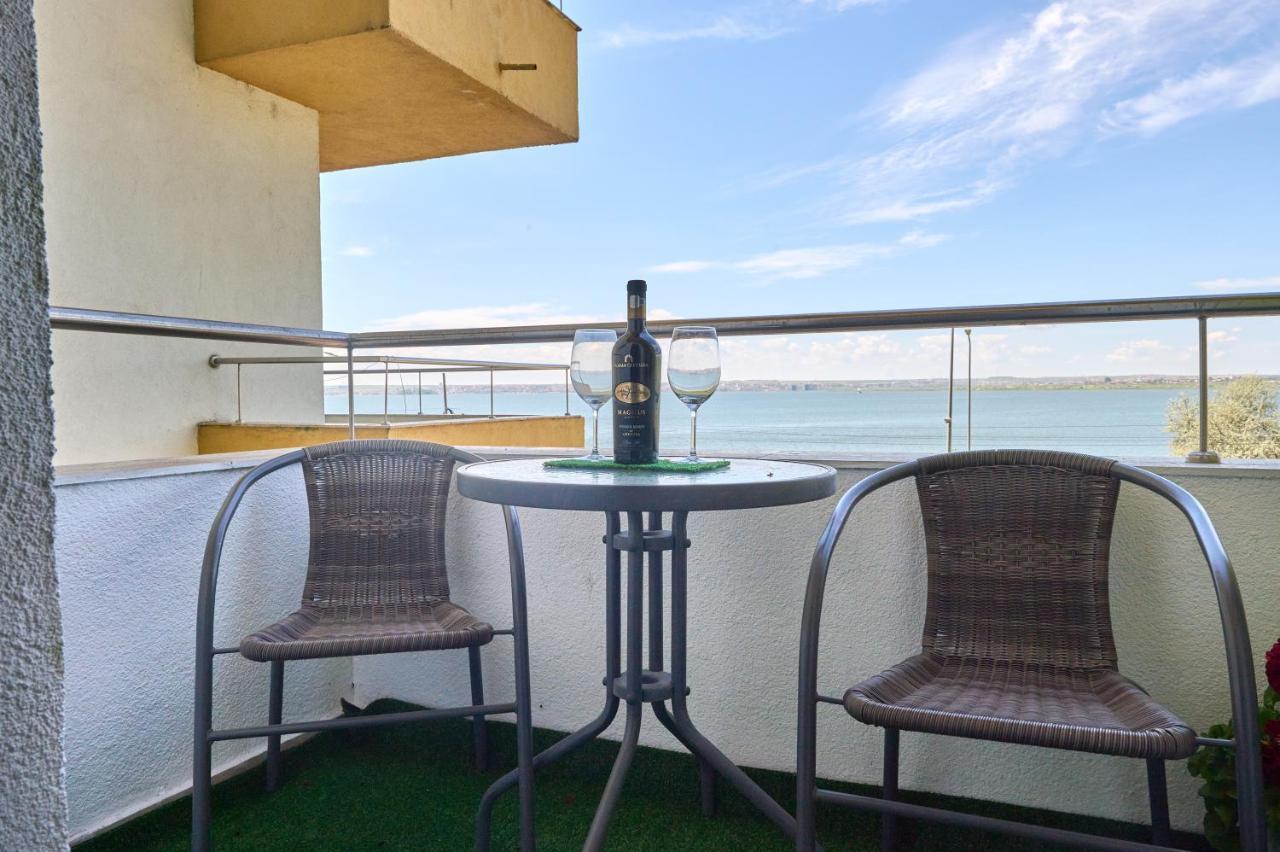 Alina Lake View Apartment Mamaia Eksteriør bilde